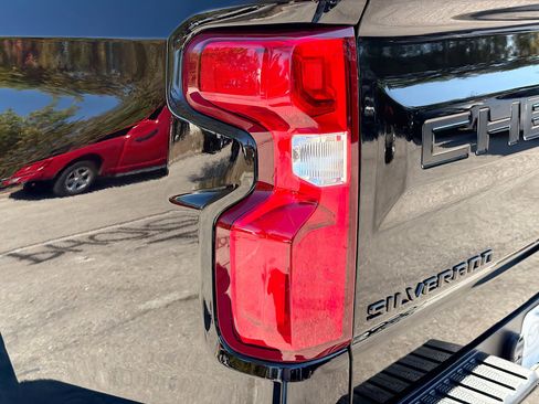 Used 2021 Chevrolet Silverado 1500 RST image 10