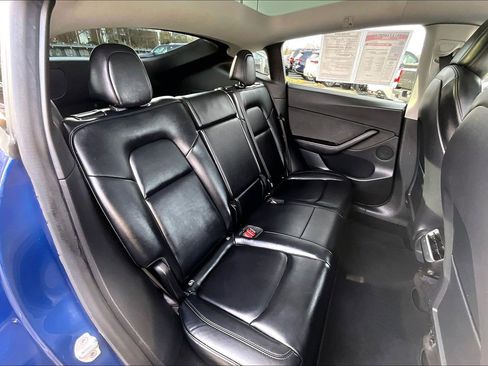 Used 2021 Tesla Model Y Long Range image 24