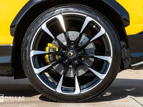 Used 2019 Lamborghini Urus image 9