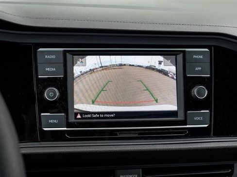 Used 2022 Volkswagen Jetta Sport image 29