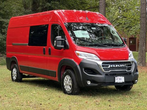 New 2026 RAM ProMaster 2500 w/ Quick Order Package 22G SLT image 1