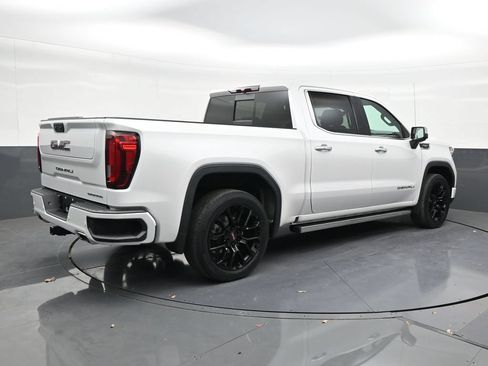 Used 2023 GMC Sierra 1500 Denali w/ Denali Carbonpro Edition AWD/4WD image 5