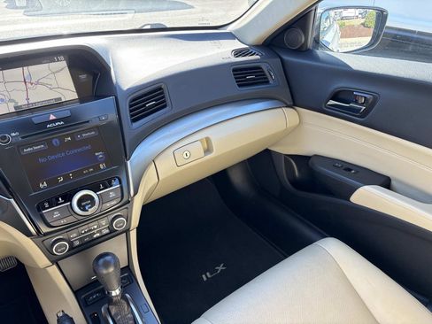 Used 2017 Acura ILX w/ Premium Package image 27