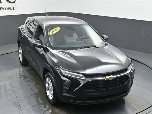 Used 2024 Chevrolet Trax LS w/ LS Convenience Package image 46