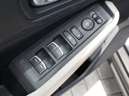 Used 2025 Honda Accord SE image 11