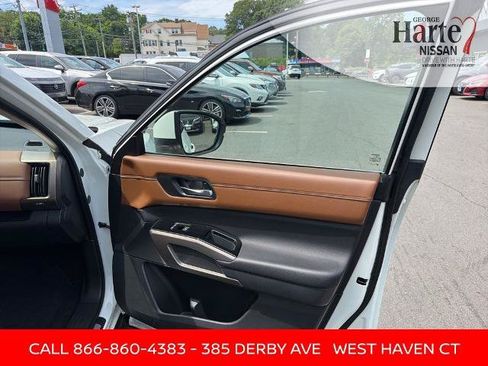 Certified 2023 Nissan Pathfinder Platinum AWD/4WD image 29