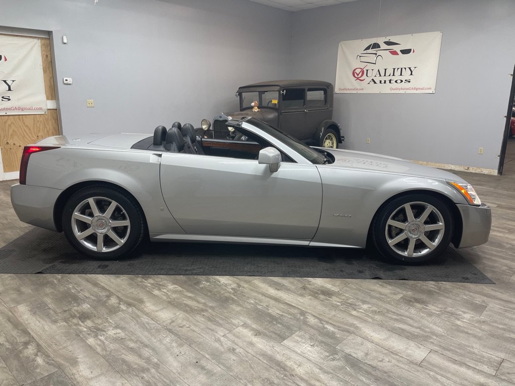 Used 2006 Cadillac XLR RWD image 4