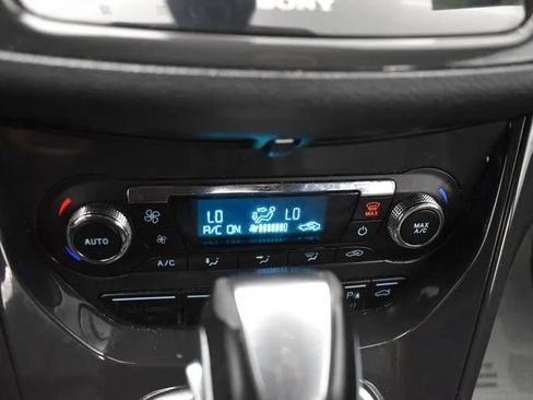 Used 2014 Ford Escape Titanium w/ Equipment Group 401A AWD/4WD image 35