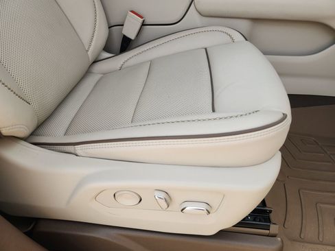 Used 2022 GMC Yukon Denali image 28