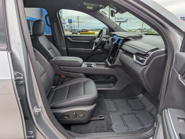 Used 2026 GMC Acadia Elevation w/ Elevation Premium Package AWD/4WD image 3