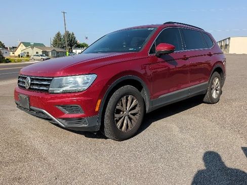 Used 2018 Volkswagen Tiguan SE w/ Panoramic Sunroof Package AWD/4WD image 2