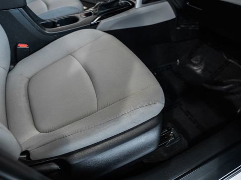 Used 2024 Toyota Corolla Cross L FWD image 24