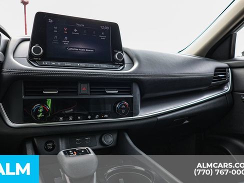 Used 2024 Nissan Rogue SV image 41