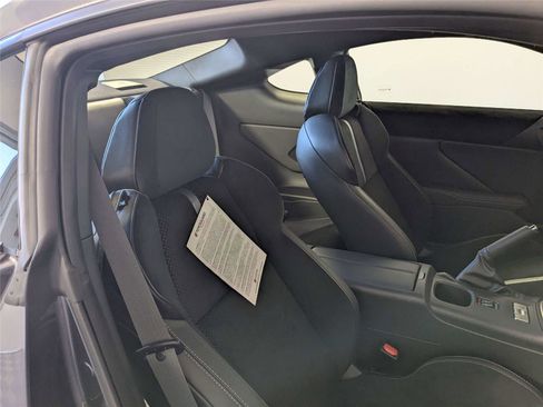 Used 2025 Toyota GR86 Premium w/ Performance Package image 11