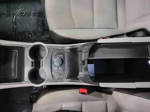 Used 2024 GMC Terrain SLE image 16