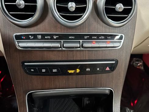 Used 2020 Mercedes-Benz GLC 300 4MATIC image 21