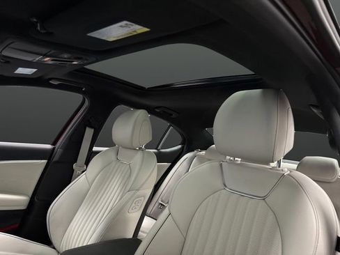 Used 2025 Genesis G70 2.5T w/ Sport Prestige Package image 7