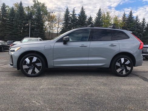 Used 2025 Volvo XC60 T8 Plus w/ Protection Package Premier image 7