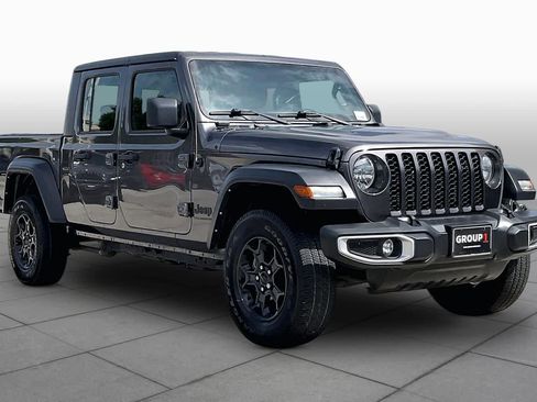 Used 2023 Jeep Gladiator Sport w/ Off Road Group AWD/4WD image 3