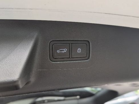 Used 2025 Hyundai Santa Fe Limited AWD/4WD image 16