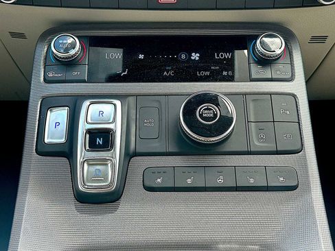 Used 2025 Hyundai Palisade Calligraphy image 8