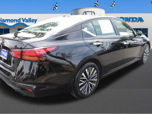 Used 2023 Nissan Altima 2.5 SV w/ SV Premium Package image 8