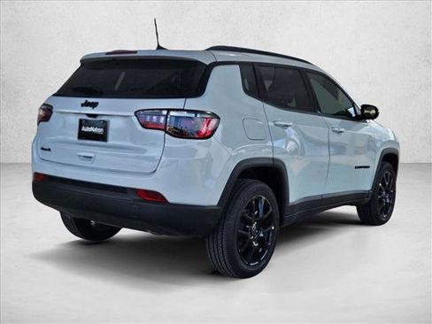 New 2026 Jeep Compass Latitude image 2