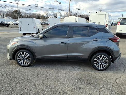 Used 2024 Nissan Kicks SV image 7