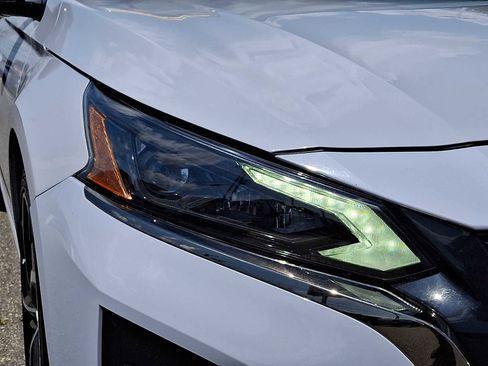 Used 2024 Nissan Altima 2.5 SR FWD image 9