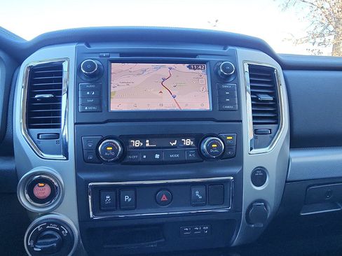 Used 2019 Nissan Titan PRO-4X image 16