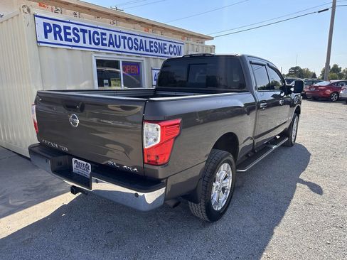 Used 2016 Nissan Titan SL image 7