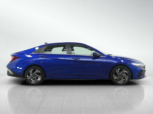 Used 2025 Hyundai Elantra SEL image 6