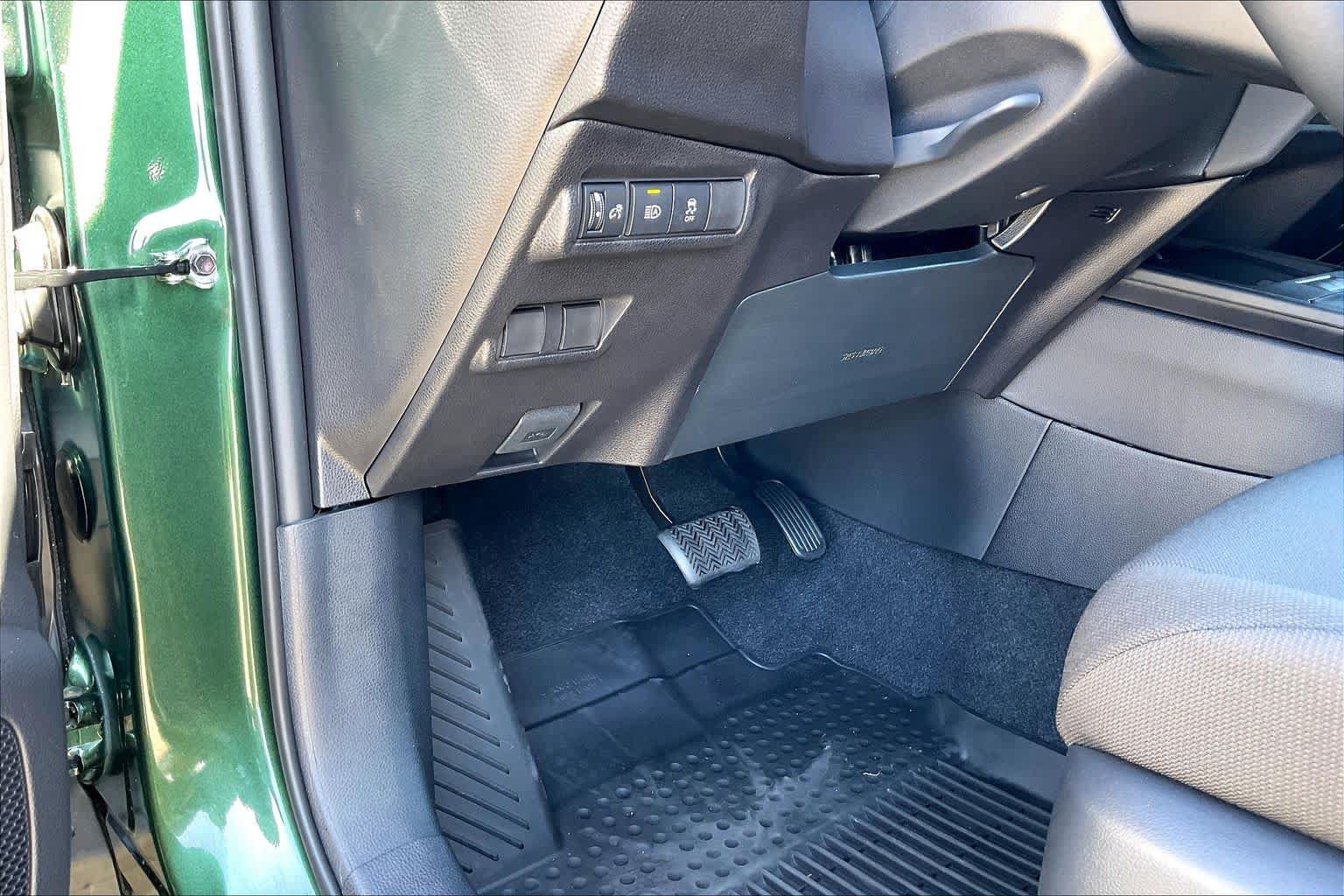 New 2026 Toyota Corolla Cross LE FWD image 19