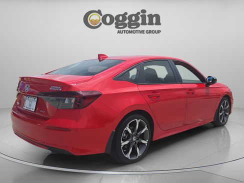 Used 2025 Honda Civic Sport Touring image 5
