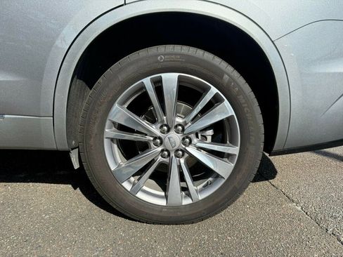 Used 2025 Cadillac XT6 Premium Luxury image 10