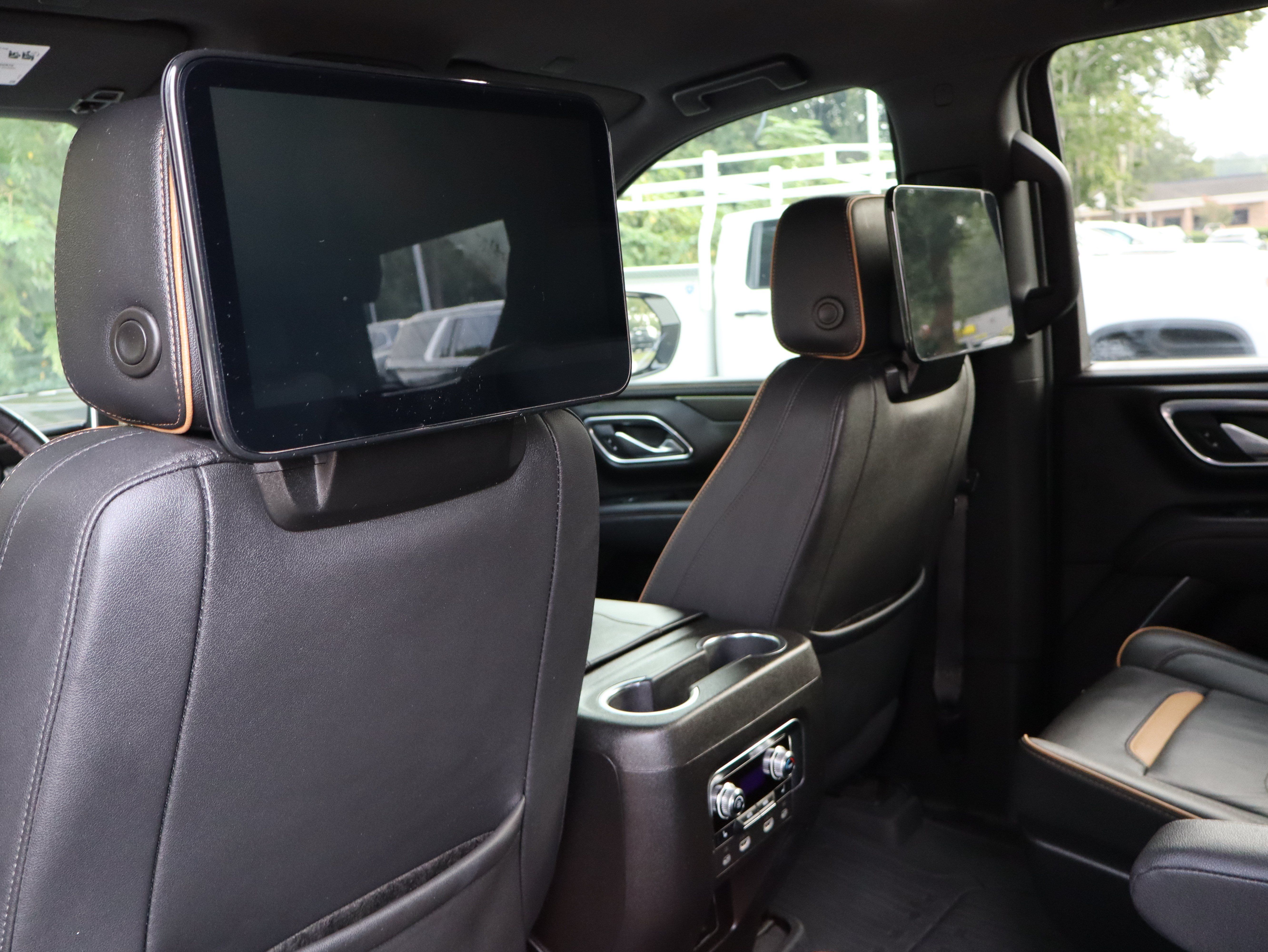 Used 2024 GMC Yukon AT4 w/ Technology Package AWD/4WD image 44