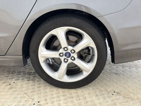 Used 2016 Ford Fusion SE FWD image 12