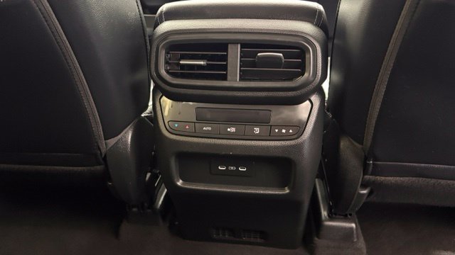 Used 2025 Honda Pilot EX-L image 34