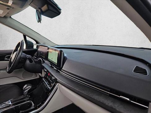 Used 2024 Kia Carnival SX image 24