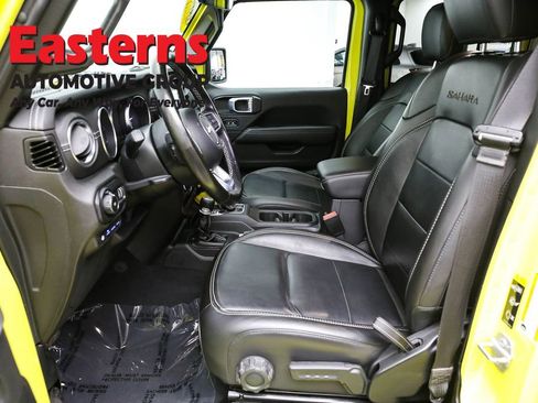 Used 2023 Jeep Wrangler Unlimited Sahara w/ Cold Weather Group image 14