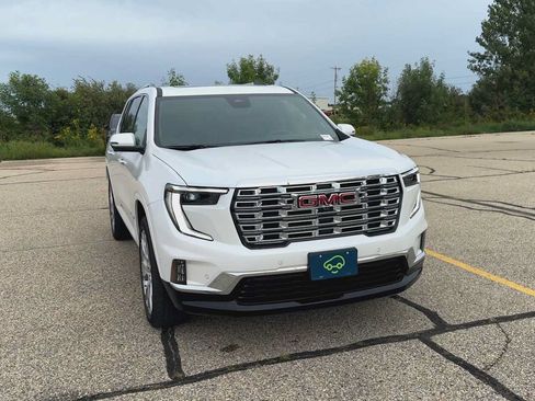 Used 2024 GMC Acadia Denali w/ Super Cruise Package AWD/4WD image 3