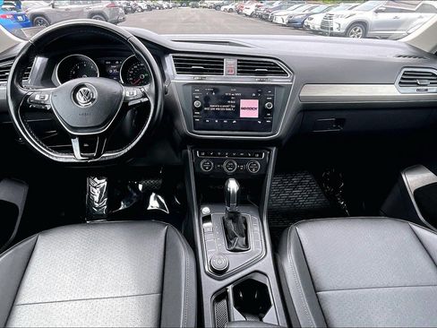Used 2019 Volkswagen Tiguan SE AWD/4WD image 13