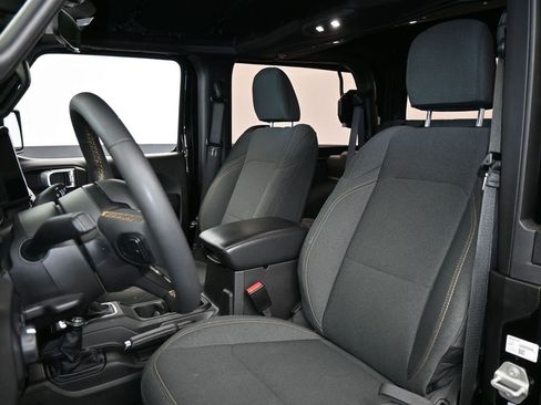 Used 2024 Jeep Wrangler Sport S image 10