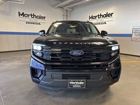 Used 2025 Ford Expedition Max Active AWD/4WD image 2