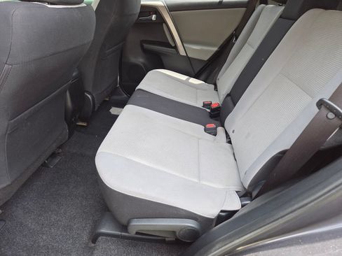Used 2018 Toyota RAV4 XLE FWD image 23