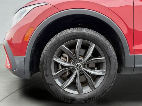 Used 2022 Volkswagen Tiguan SE image 8