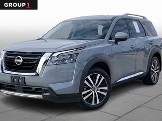 Used 2025 Nissan Pathfinder Platinum video 1