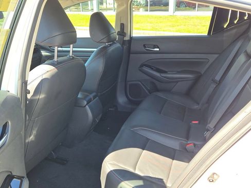 Used 2023 Nissan Altima 2.5 SR w/ SR Premium Package AWD/4WD image 14