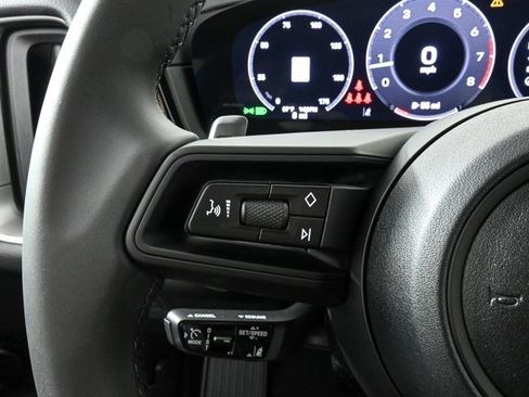 Used 2025 Porsche Cayenne image 16