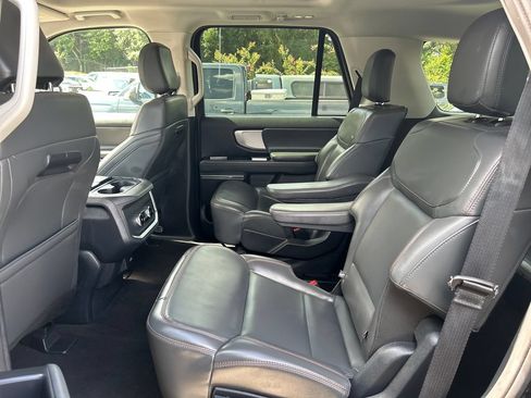 Used 2025 Ford Expedition Active RWD image 14